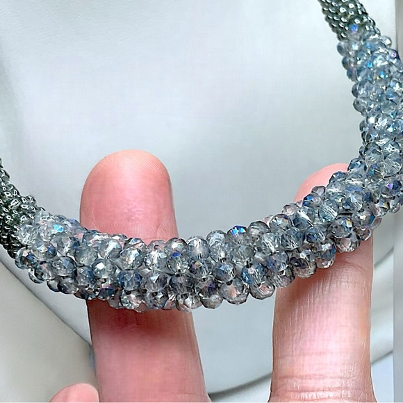 🌺Silver Crystal Necklace - Picture 4 of 9